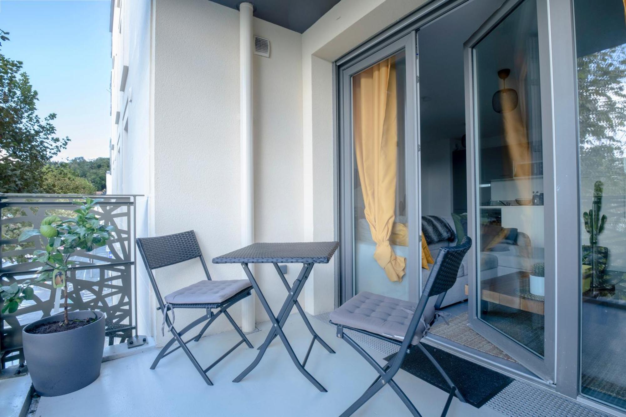 T2 Cosy Bordeaux - Tram & Parking Apartment Cenon Bagian luar foto