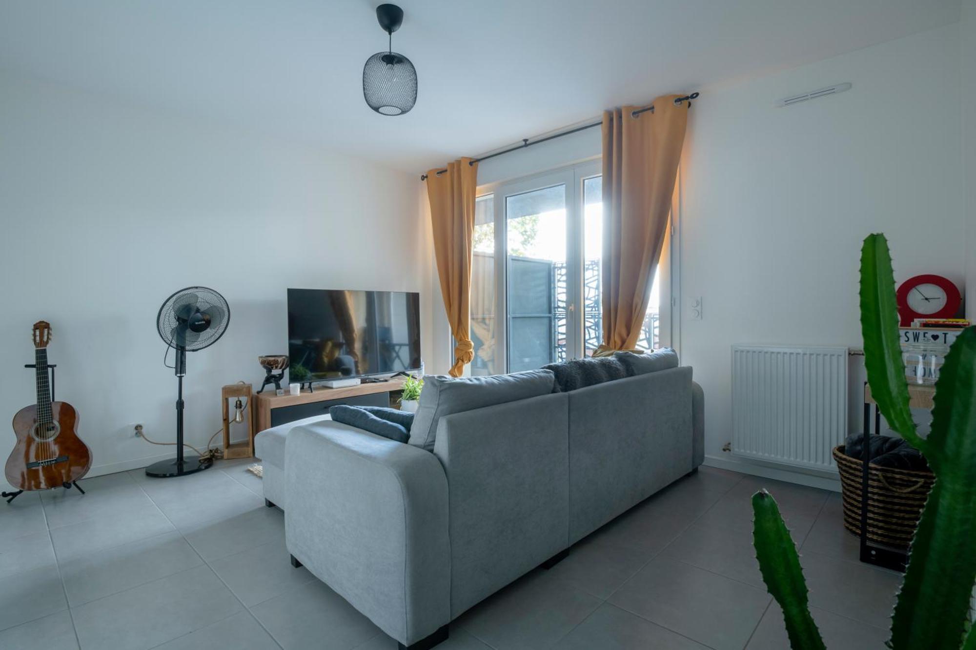 T2 Cosy Bordeaux - Tram & Parking Apartment Cenon Bagian luar foto